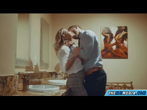 ❤️ Кад те прсата плавуша заведе у јавном тоалету Секс видео код нас sr.osagoassist.ru ❌